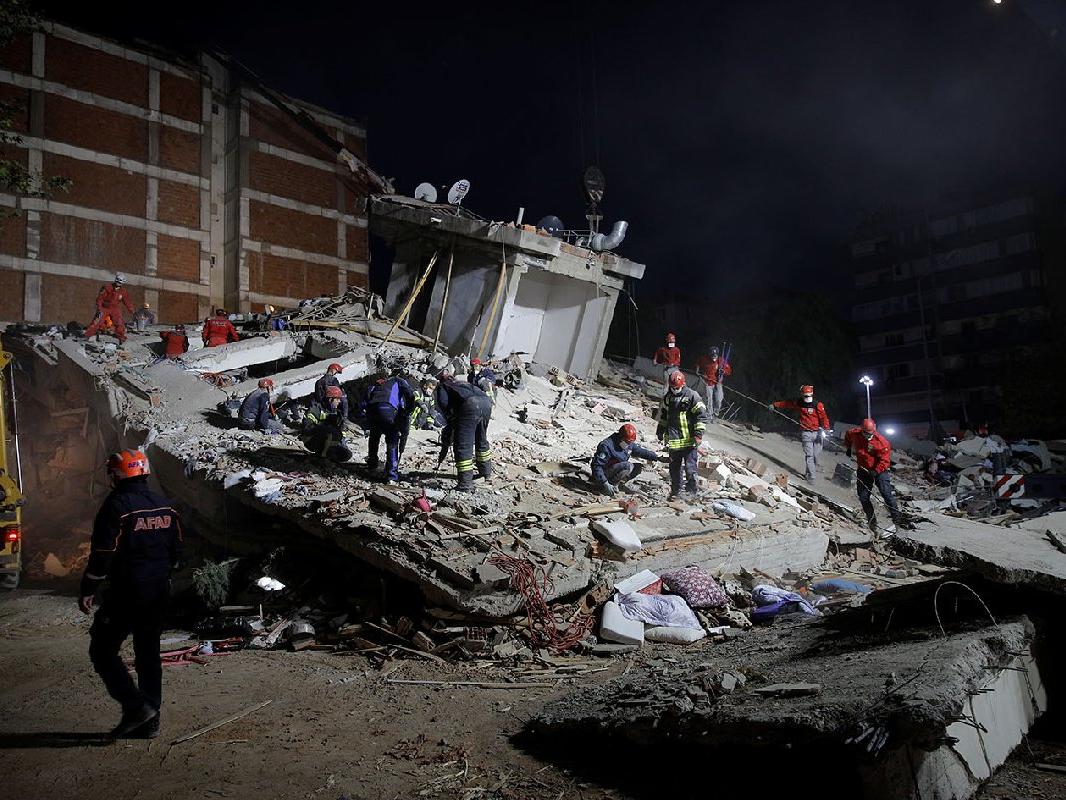 İzmir'deki deprem dünyanın gündeminde!