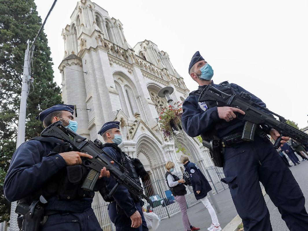 Nice'deki bıçaklı saldırıda sıcak gelişme: Olayla bağlantılı üçüncü kişi yakalandı