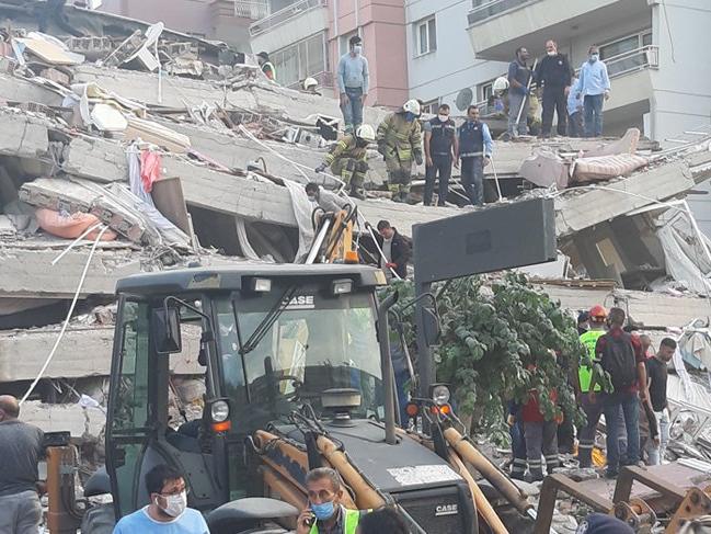 Prof. Ahmet Ercan: Depremde yoksullar ölür, zenginler ölmez