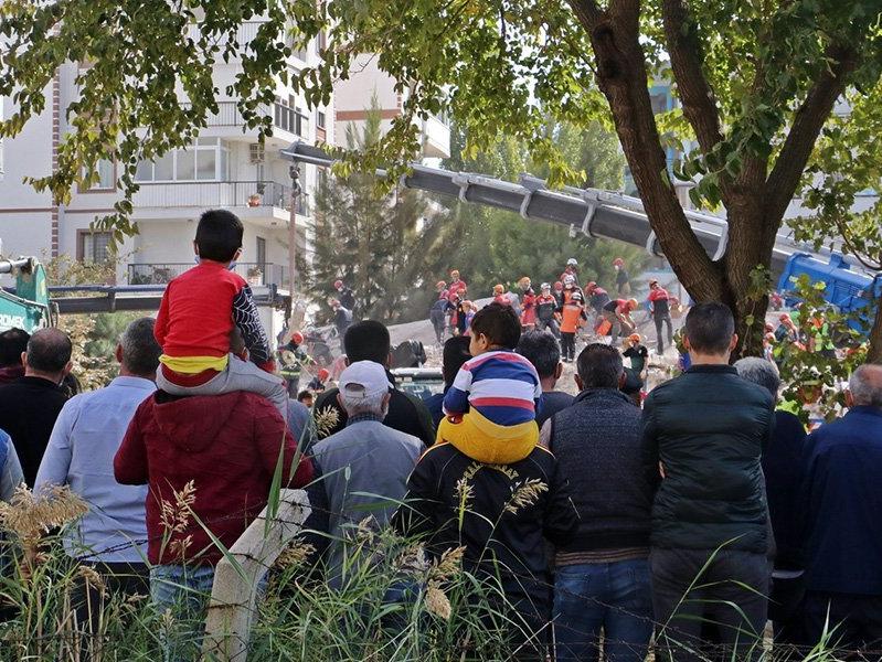 Bakan Koca: İzmir'de şartlar, virüs için elverişli hale geldi