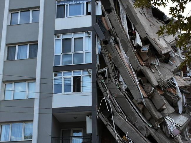 Acil yıkılacak 124 bina ve 2 bin 698 bağımsız bölüm tespit edildi