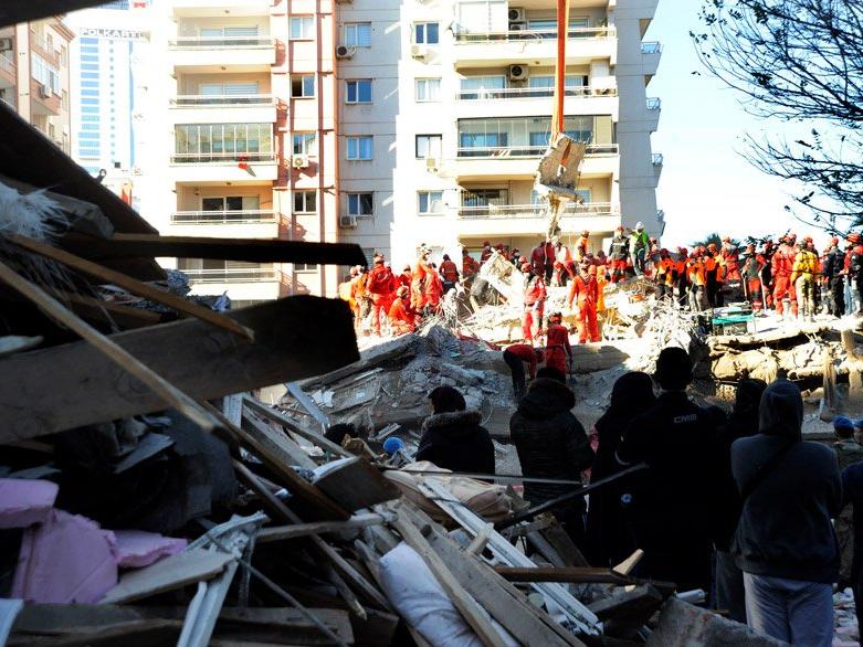 İzmir’i çok daha büyük bir deprem vurabilir