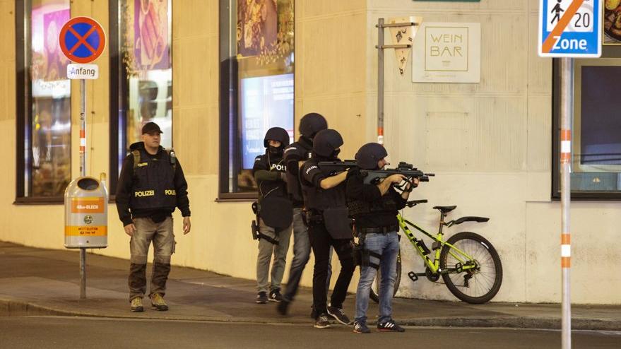 Viyana'da saatlerce silahlar susmadı: Türkçe çığlıklar yükseldi