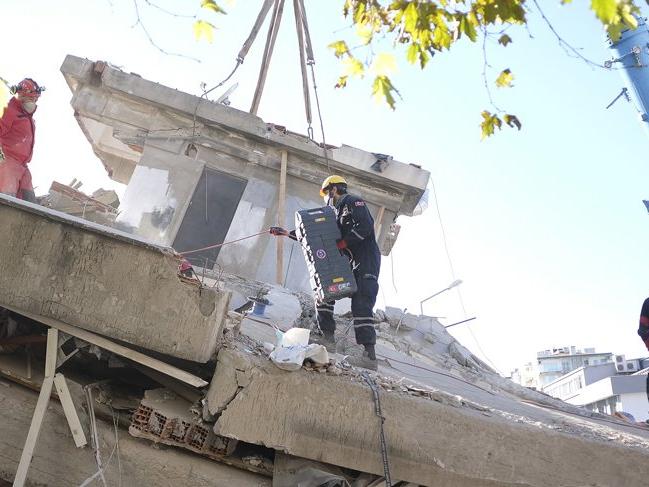 İzmir'de acil yıkılacak bina sayısı 178'e yükseldi