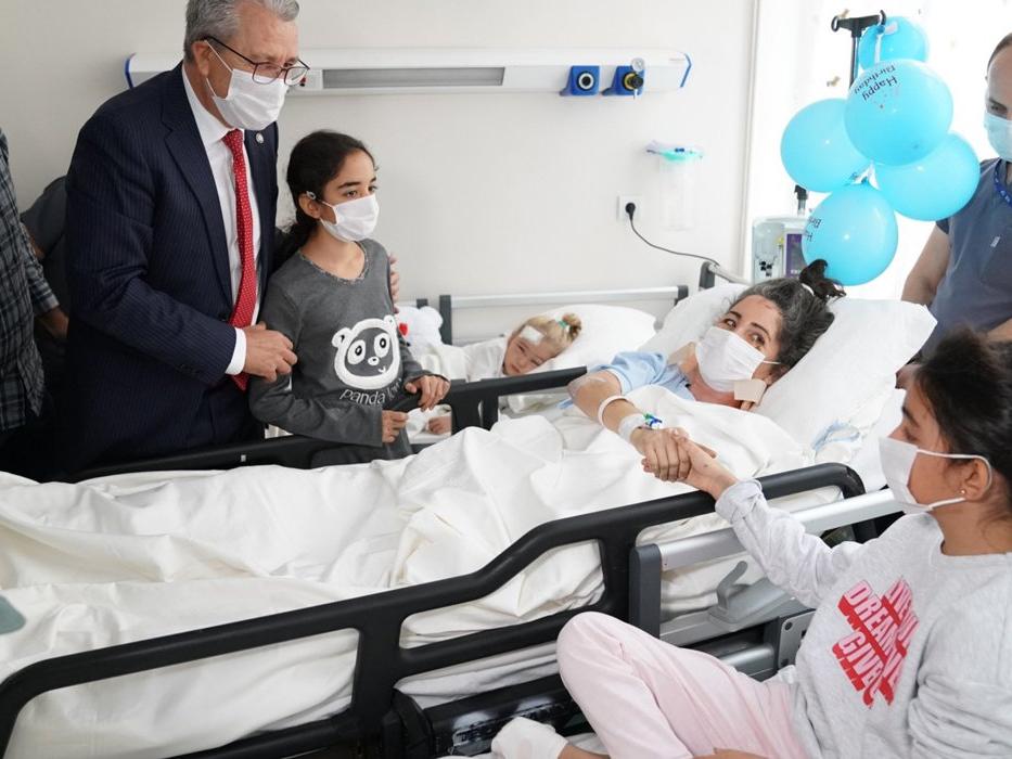 Perinçek ailesi hastane odasinda bir araya geldi