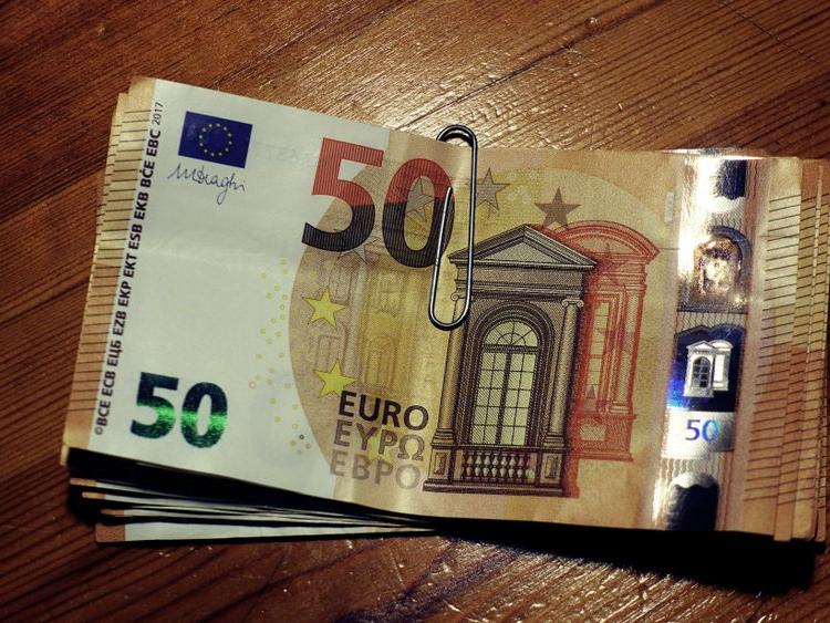 Dolar ile euroda son durum ve teknik analizler...