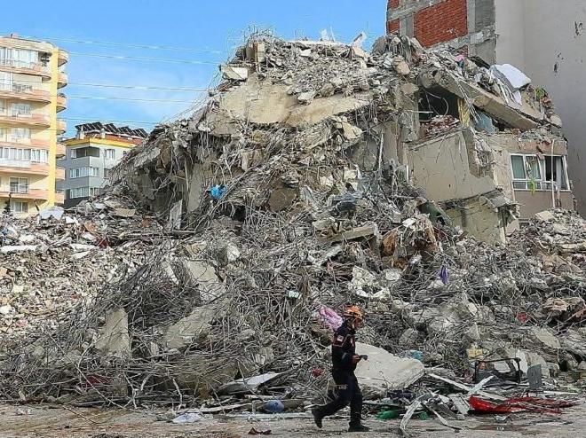 İzmir depreminde hasar yaklaşık 2 milyar lira