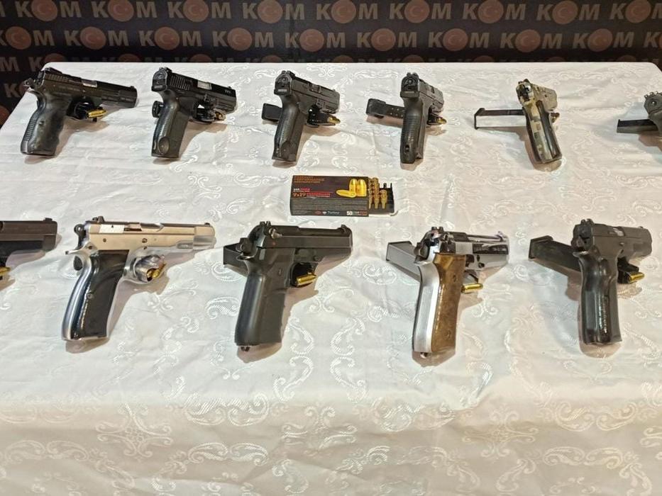 Eşcinsel ilişki vaadiyle gasp