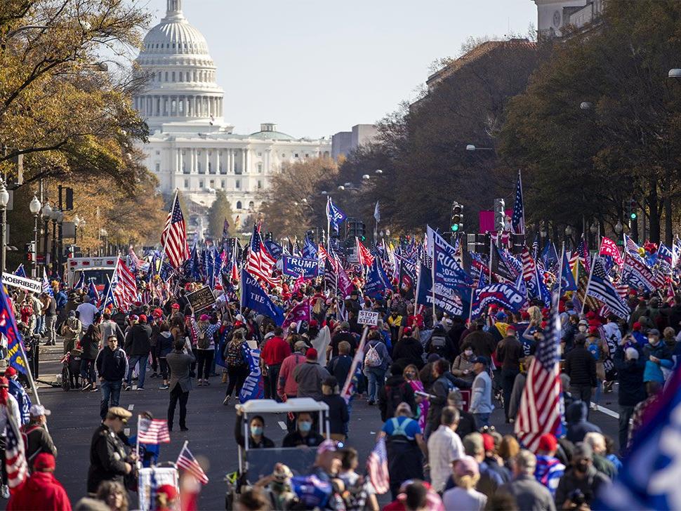 ABD'de Trump destekçileri sokaklara döküldü