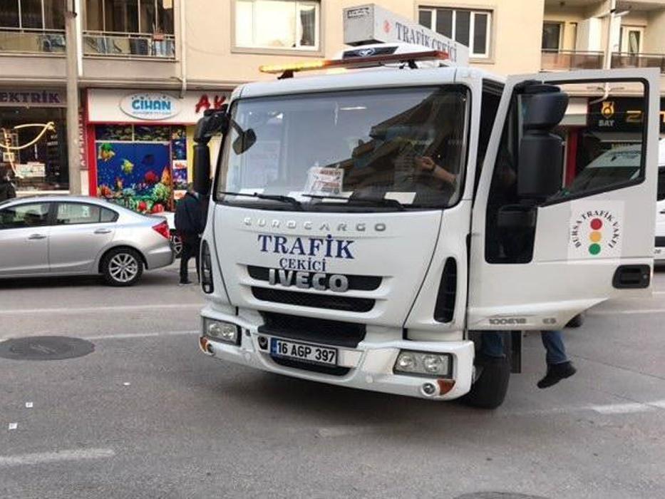 Bursa'da feci kaza, çekiciyle motosiklete çarptı