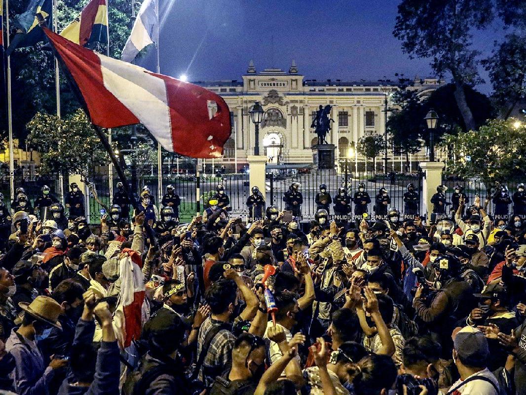 Peru'da Başkan dayanmıyor: Bir haftada üçüncü kez değişti