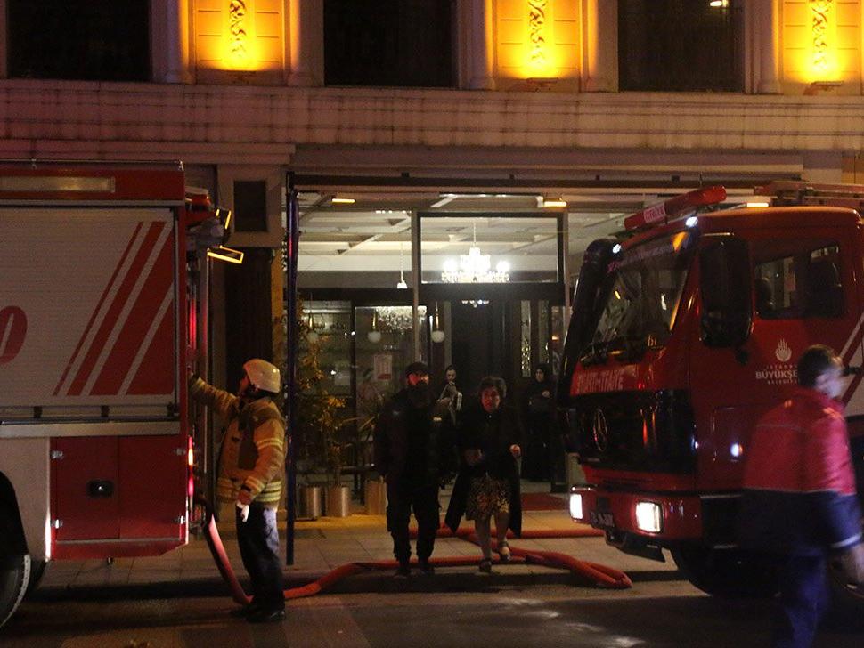 Şişli'deki otelde yangın! Müşteriler tahliye edildi
