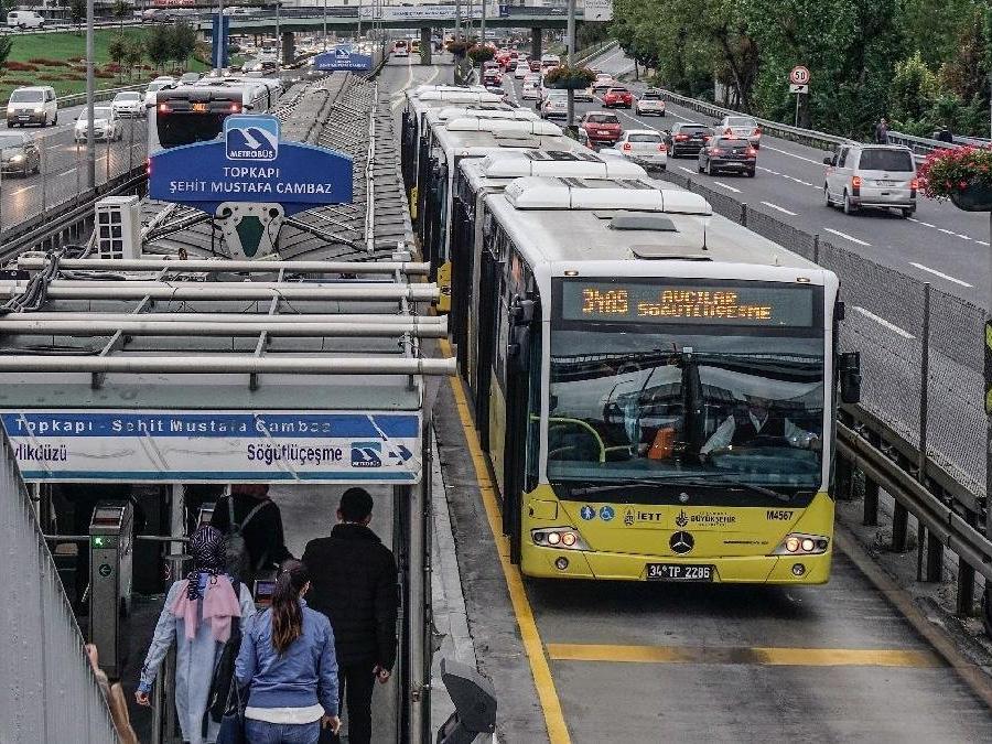 300 yeni metrobüs için 90 milyon euro borç talebine onay