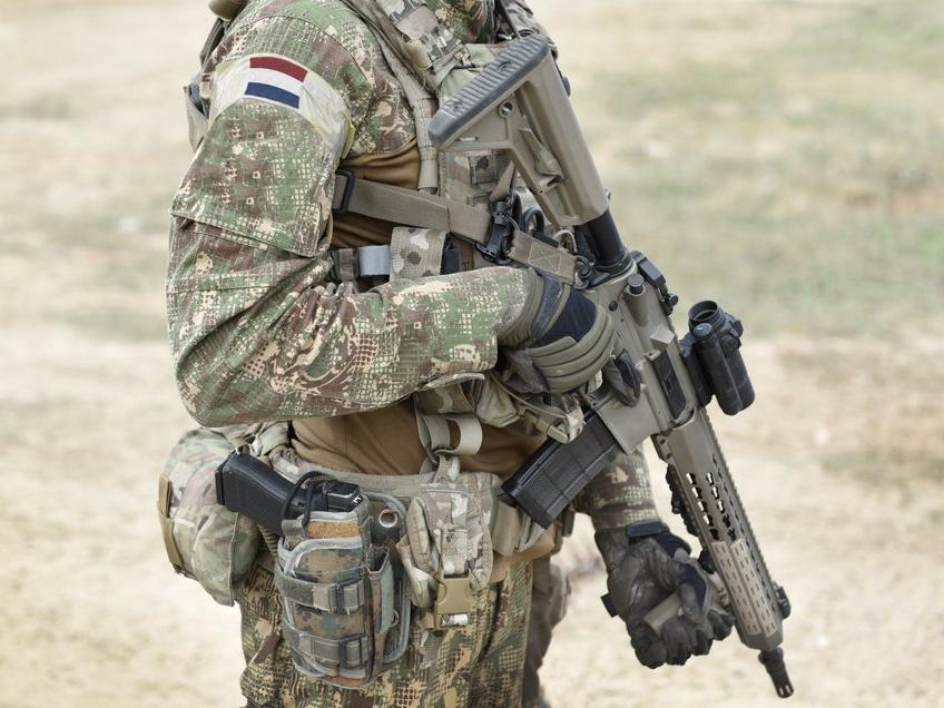Roketle saldırılan Erbil Havalimanı'nı Hollanda askeri koruyacak