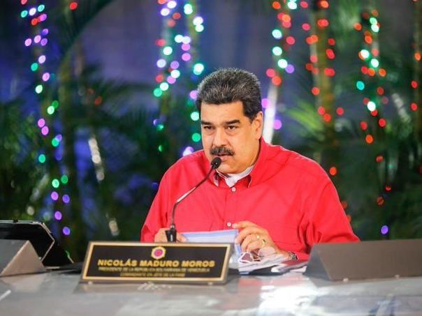 Maduro canlı yayında telefonunu paylaştı