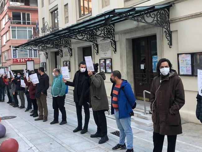 İstanbul'da kafe ve bar çalışanlarından sessiz eylem: Coronadan değil açlıktan öleceğiz