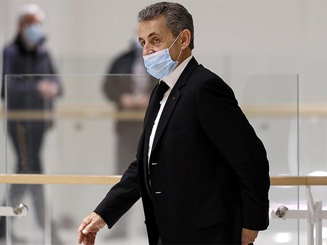 Sarkozy yolsuzluk suçlamalarıyla hakim karşısına çıktı