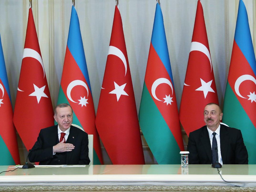 Türkiye-Azerbaycan arasında sadece kimlik kartıyla seyahat edilebilecek