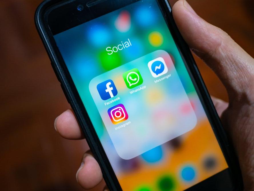 Facebook duyurdu: Messenger ve Instagram çöktü
