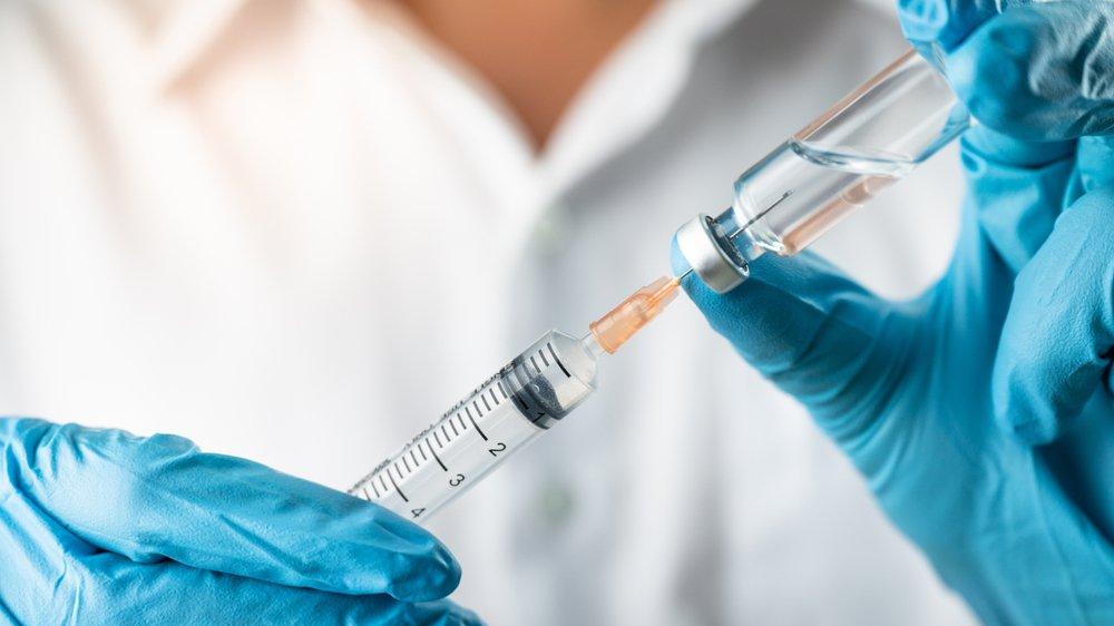 Aşı çalışmalarında sürpriz gelişme: İngiliz ve Rus aşıları birleştiriliyor