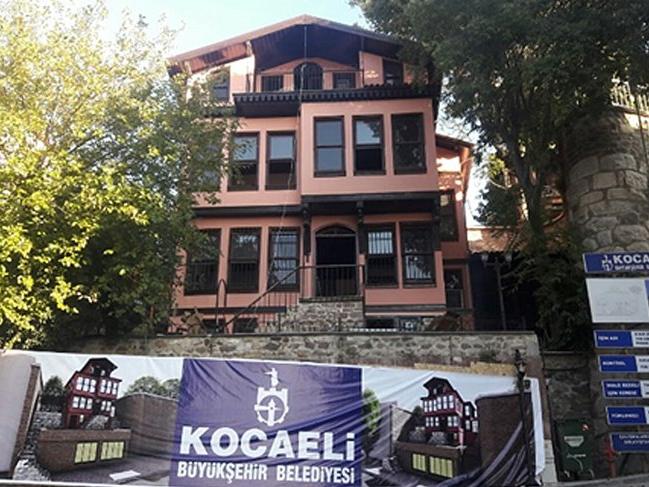 AKP'li belediye tarihi köşkü 10 yıllığına Ensar Vakfı'na tahsis etti