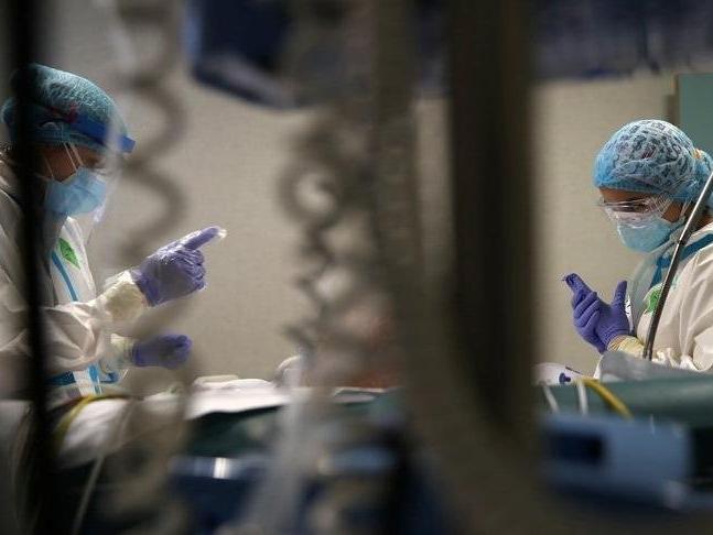 Bir ülke daha İngiltere'ye seyahat yasağı kararı aldı