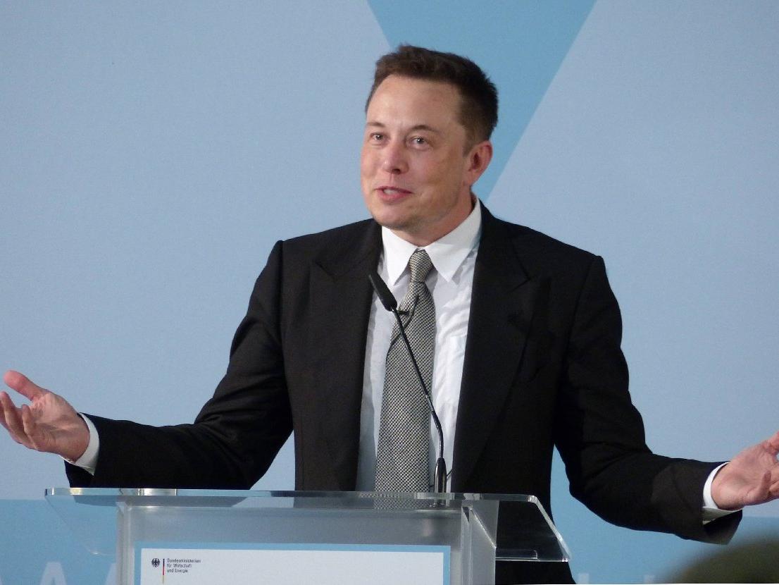 Musk: Tesla'yı Apple'a satmaya çalıştım