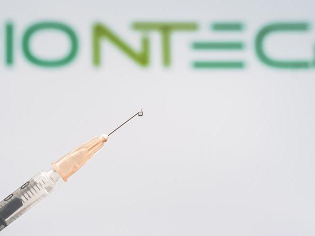Bakan Koca duyurdu: Biontech ile corona aşısı anlaşması imzalandı