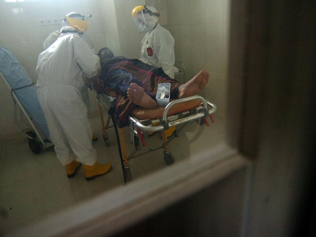 Hastanenin corona servisinde dehşet: Yanındaki hastayı oksijen tüpüyle öldürdü