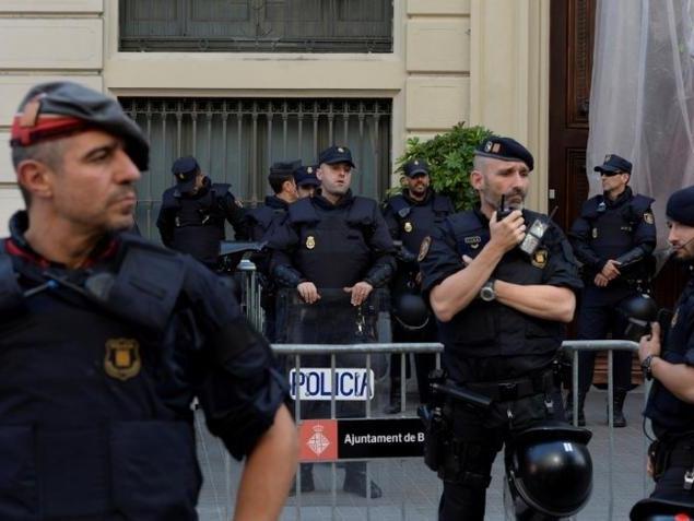 İspanya'da polis yasa dışı yılbaşı partileri için flört sitelerine üye oluyor