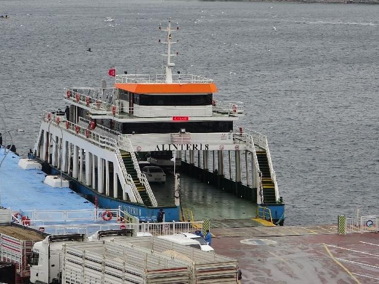 Gökçeada ve Bozcaada'ya yarınki feribot seferleri iptal edildi