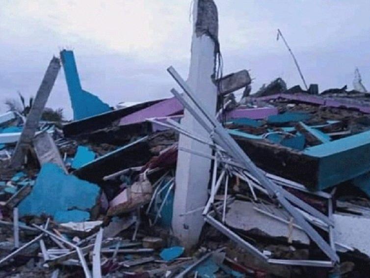 Endonezya'da uçak kazasından sonra bir de deprem: 35 ölü, yüzlerce yaralı