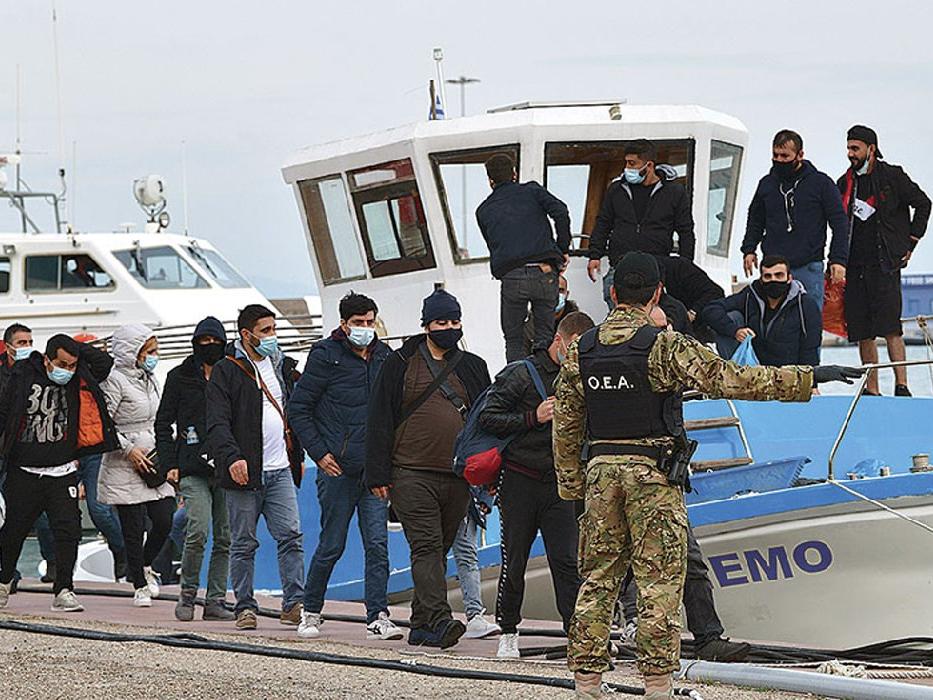 Yunanistan 2 bin FETÖ’cüye siyasi sığınma hakkı verdi