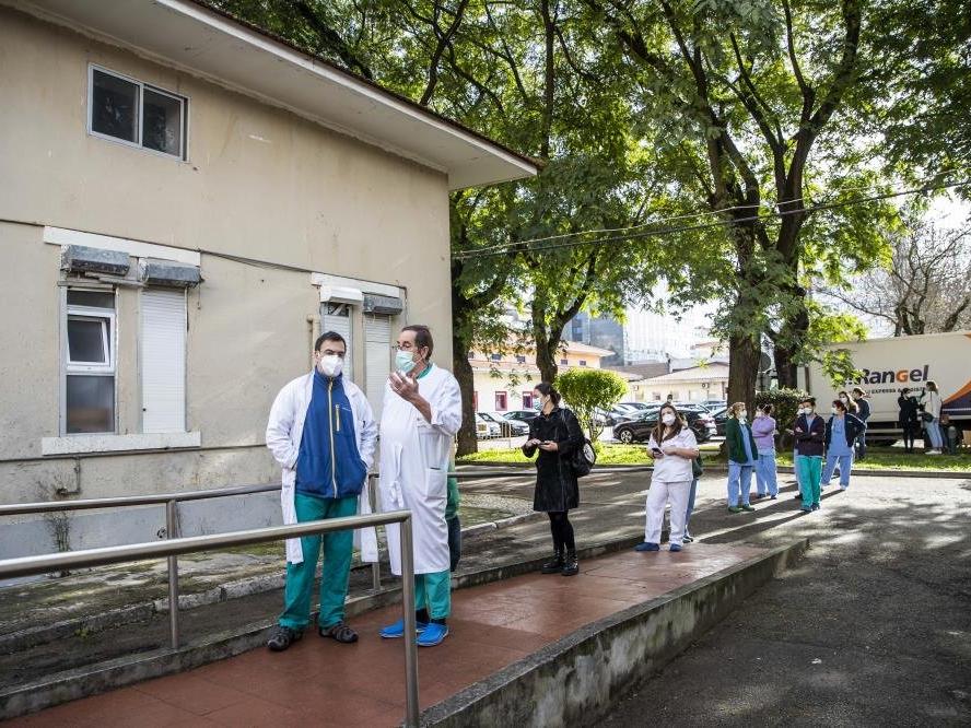 Coronayla mücadele eden Portekiz'de sağlık sistemi çöküyor