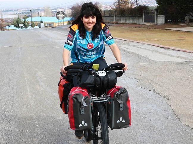 Dünya turundaki Brezilyalı bisikletçi Beyşehir'de