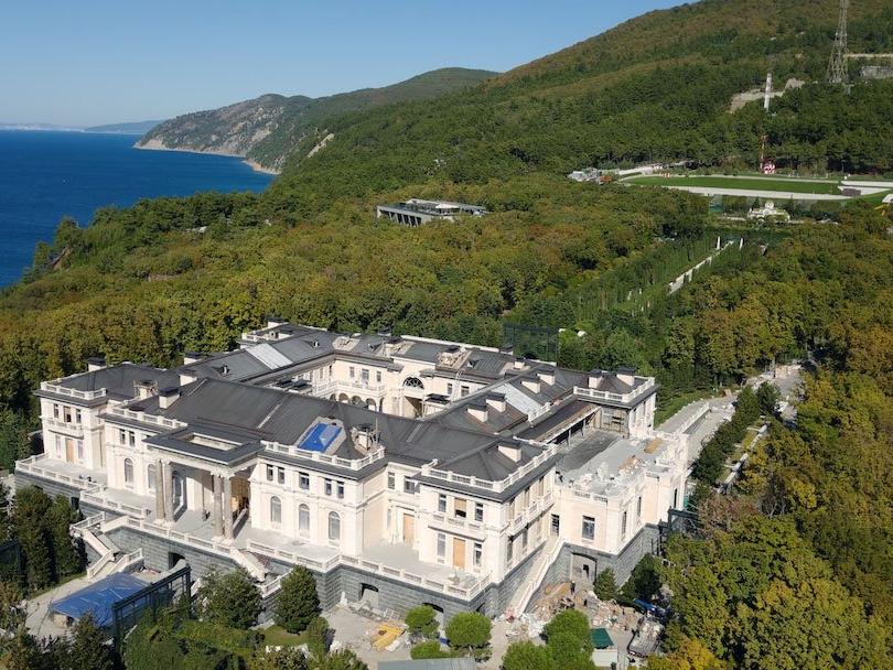 Rus muhalif Putin'in sarayının detaylarını paylaştı: Monako'nun 39 katı büyüklükte