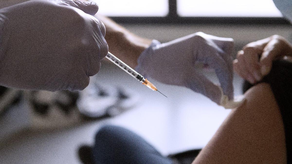 Prof. Dr. Çil: Kanser hastaları corona aşısı yaptırabilir