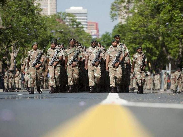 Güney Afrika Ordusu'nda başörtü yasağı kaldırıldı