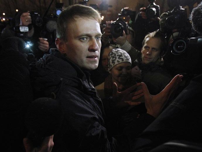 Rus muhalif lider Navalny'e 3,5 yıl hapis cezası