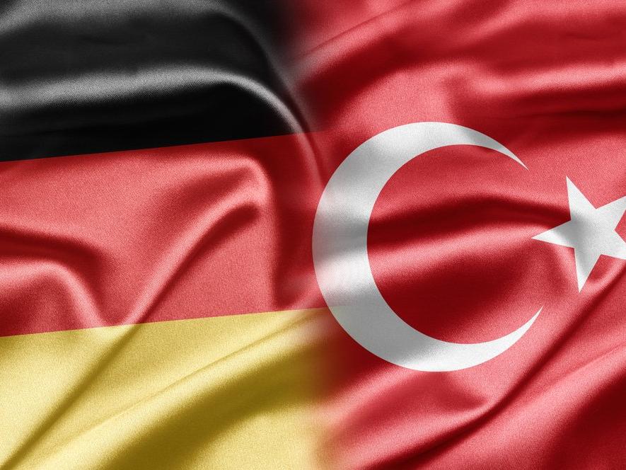 Almanya'daki Türkler panikte: Pasaportlar yenilenemiyor