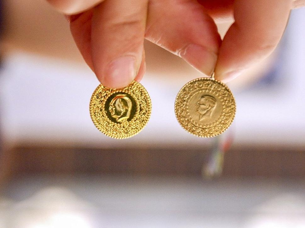 Altın fiyatlarında düşüş devam ediyor: Gram altın fiyatı 421 liraya geriledi