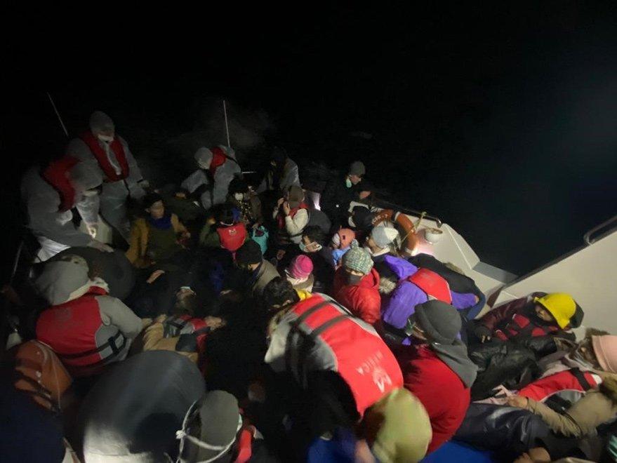 İzmir'de toplam 123 kaçak göçmen kurtarıldı