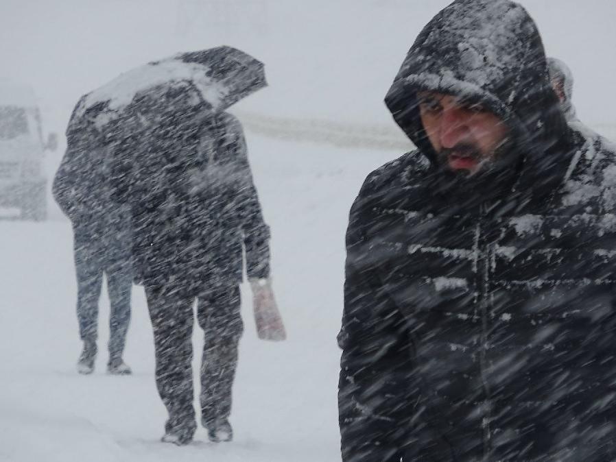 İstanbul’a şiddetli kar geliyor, sıcaklık 15 derece düşecek