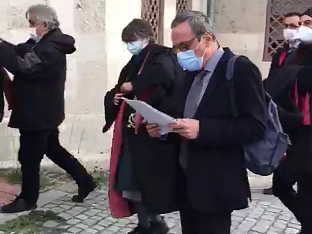Polis müdahale etti, hocalar Boğaziçi'ne destek bildirisini yürüyerek okudu