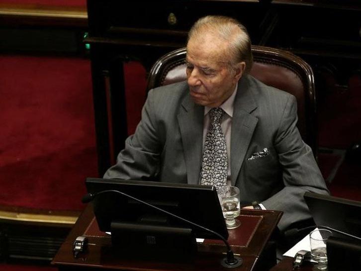 'El Turco' lakabıyla bilinen eski Arjantin Devlet Başkanı Manem hayatını kaybetti