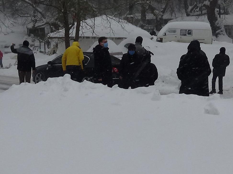 Kar nedeniyle 30 kişi mahsur kaldı, ekipler harekete geçti