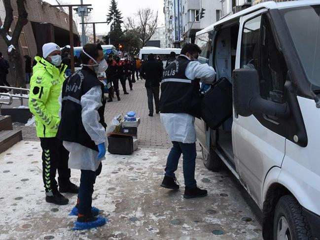 Eskişehir'de bir evde 3 kişi bıçaklanarak öldürülmüş olarak bulundu