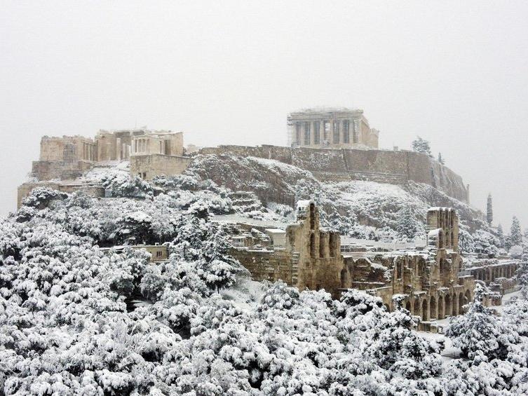 Kar fırtınası Yunanistan'ı vurdu