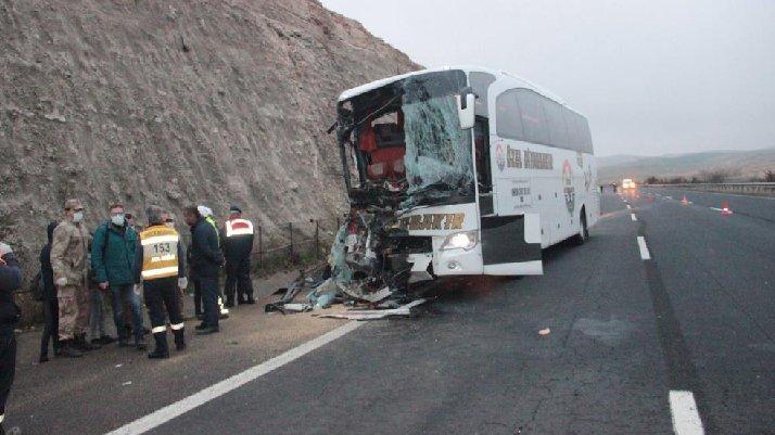 Şanlıurfa'da feci kaza: 3 ölü, çok sayıda yaralı