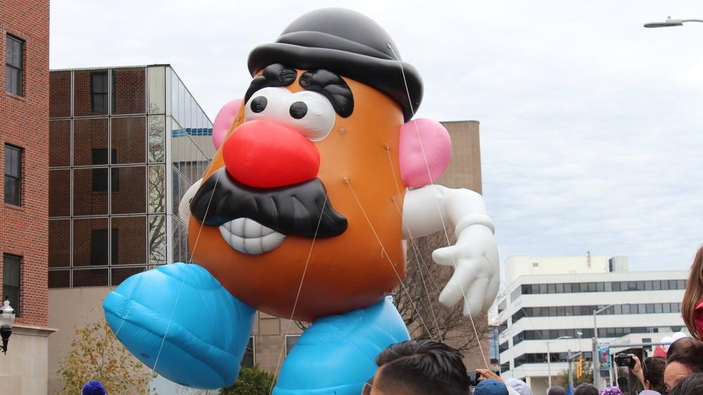 Milyonlarca insan ayağa kalktı: Ünlü oyuncağın adı değişti